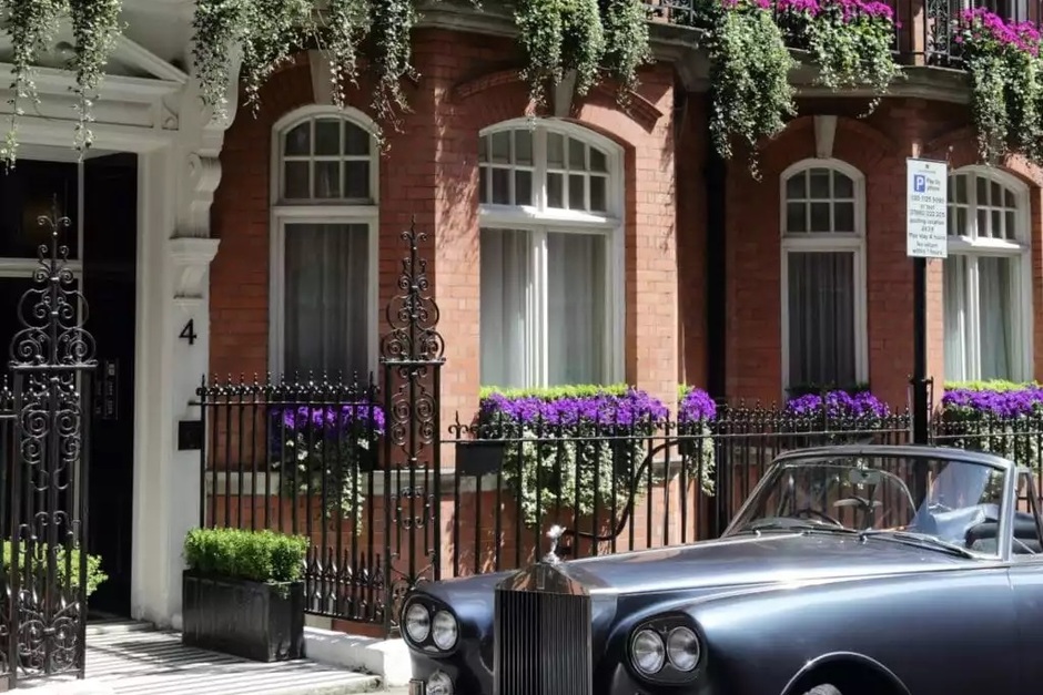 The exterior of Athenaeum residences in London.